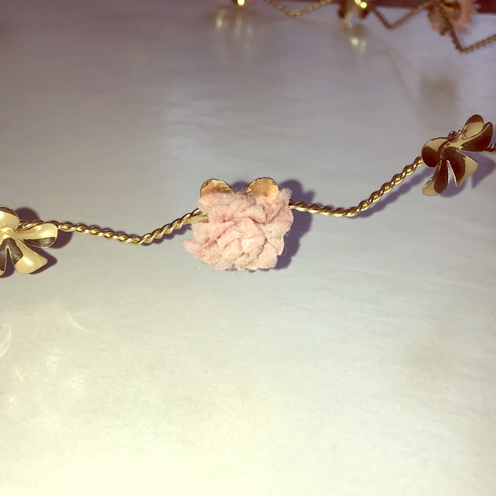 👸🏼 flower tiara